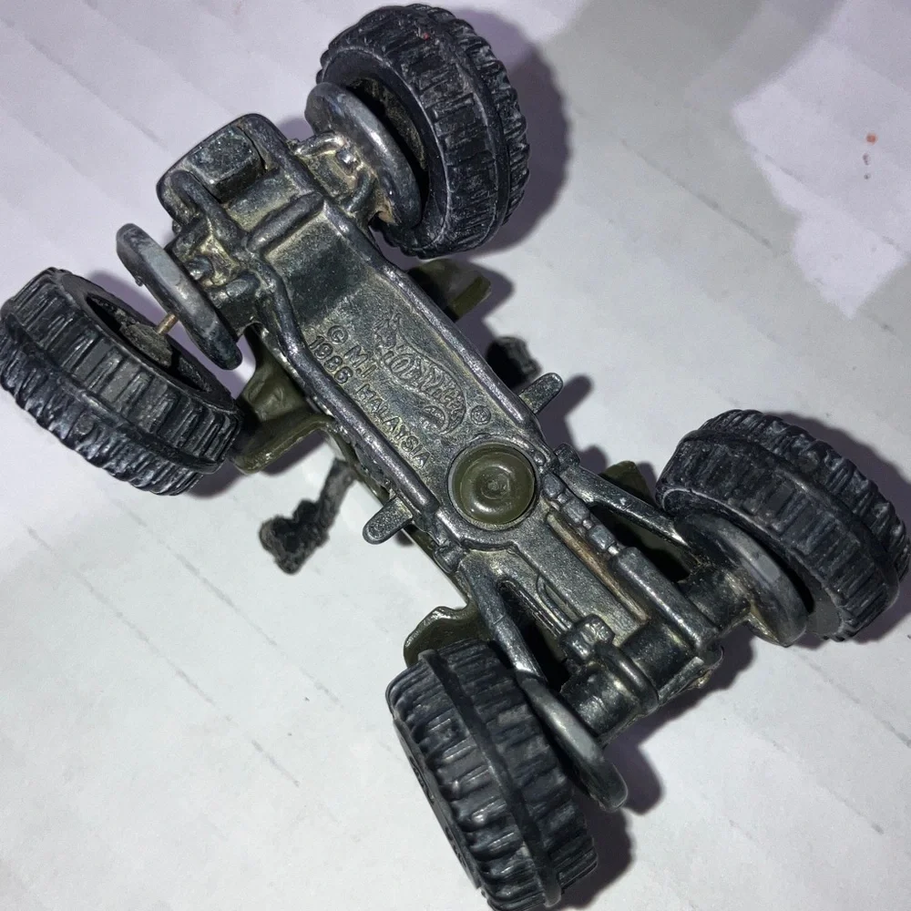 Hot Wheel Rugged Off-Road Toy Vehicle Set (3) 4-Wheelers‎ &  (1) Semi Truck